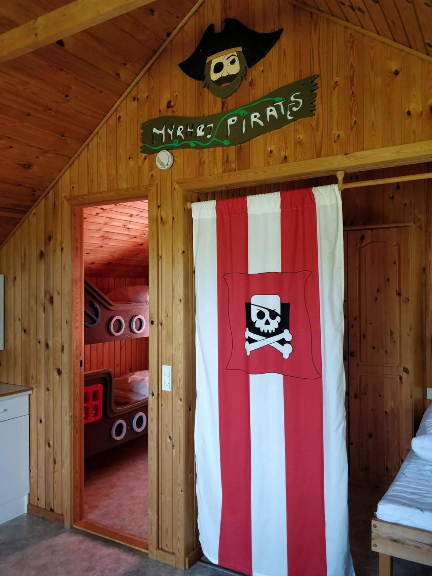 Myrhoj Camping Hotel Стая снимка